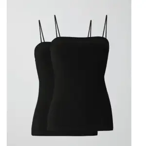 Basic 2-pack svarta linnen med tunna smala axelband. Från Gina tricot i storlek S. Förpackningen är oöppnad. Bild 1 är från hemsida. Helt slutsåld på hemsidan. 