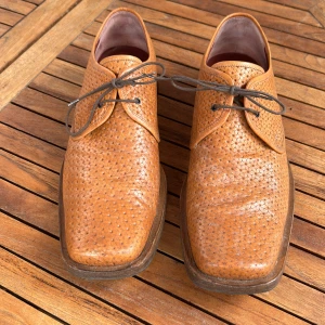 Paulmay skinsko  - Bruna skinskor. Nyskick. 