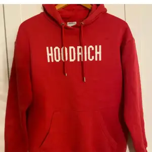 Säljer min knappt använda Hoodrich hoodie i storlek xs, skulle även kunna tänka mej byta, pris går att diskutera😊❤️