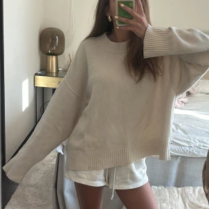 Soft goat tröja  - Super snygg soft goat tröja i bra skick som är perfekt nu till sommaren!!💕 nypris 3300