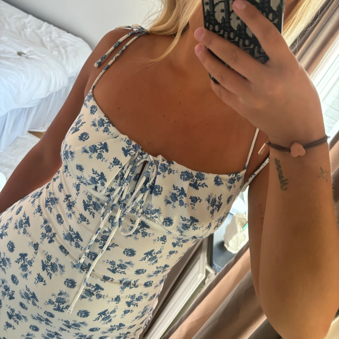 Blommig klänning - 91