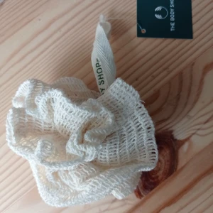 Oanvänd Bath Lily - Helt oanvänd växtbaserad bath Lily från the body shop!