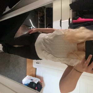 Somrig topp - Jättefin topp nästan aldrig använd, jättefint skick.  Använd köp nu!💕