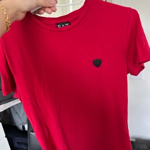 Ea7 Armani tröja - Min kille använder ej så säljer den :))