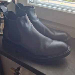 Pace skor Herr  - Bekväma skor flr den som gillar att gå stilig till jobbet :)  Använt dom maximalt 2 gånger köptes i kista galleria för 1000kr 