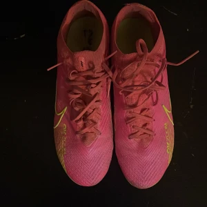 Nike zoom - Nike zoom fotbollskor använda i 1 vecka storlek 43