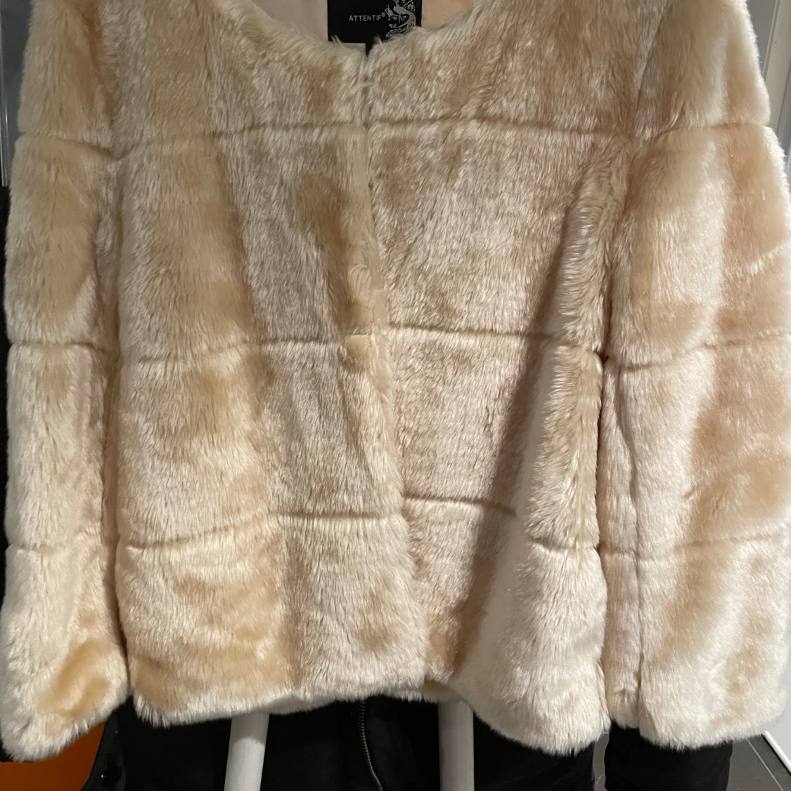 Champagne/beige pälsjacka