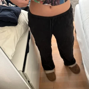 linnebyxor - svarta linnebyxor från h&m finns inga defekter💓💓