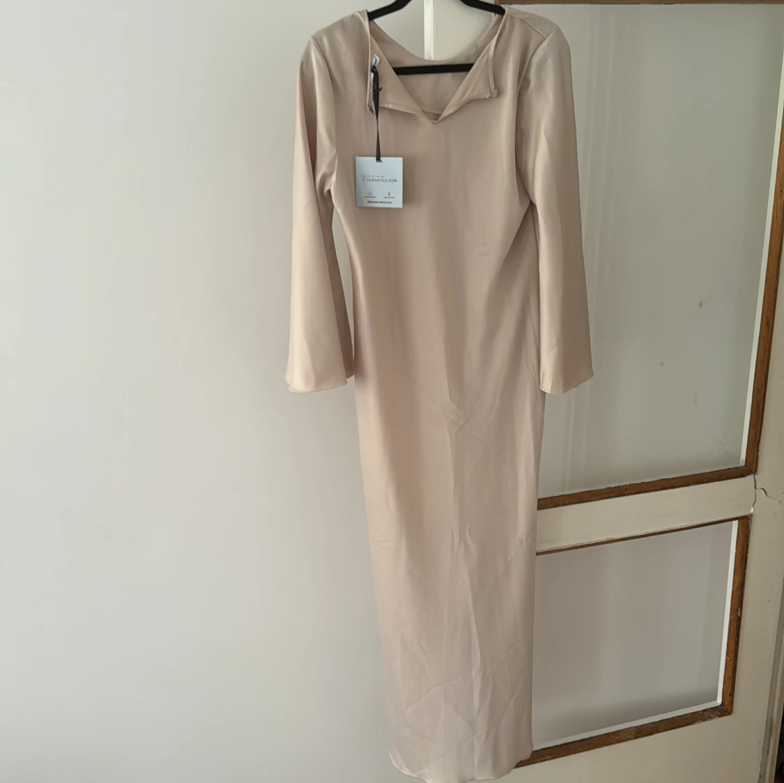 Satin maxiklänning - 90