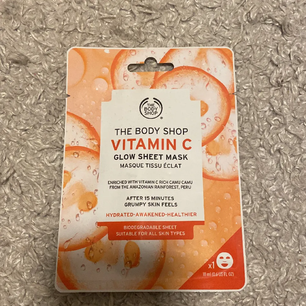 Ansiktsmask med vitamin C, aldrig använt som man ser, köpte för 55kr och säljer för 25kr. Övrigt.