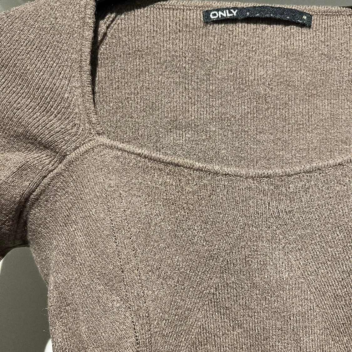 Långärmad brun tröja - 91