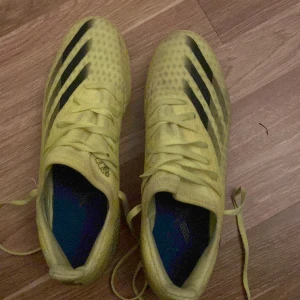 Adidas predator fotbollsskor - Adidas predator fotbollsskor. Bra skick. Storlek 42