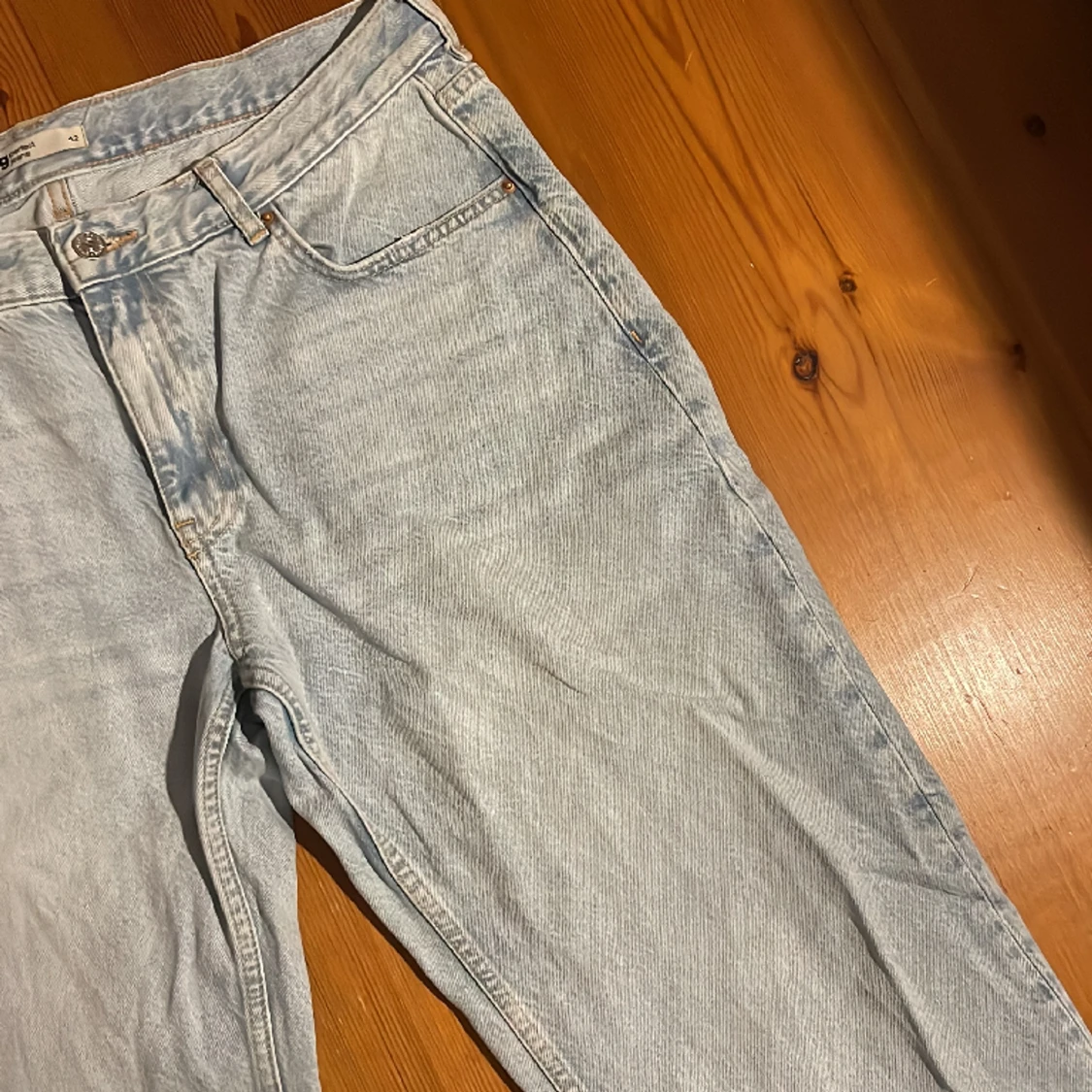 Ljusblåa jeans  - 90