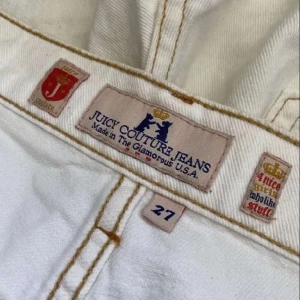 Shorts - Ett par shorts från juicy! Dom är vintage! Köpte second hand men aldrig använda och då väldigt bra kvalitet💕 kontakta gärna via frågor, pris är diskuterbart!