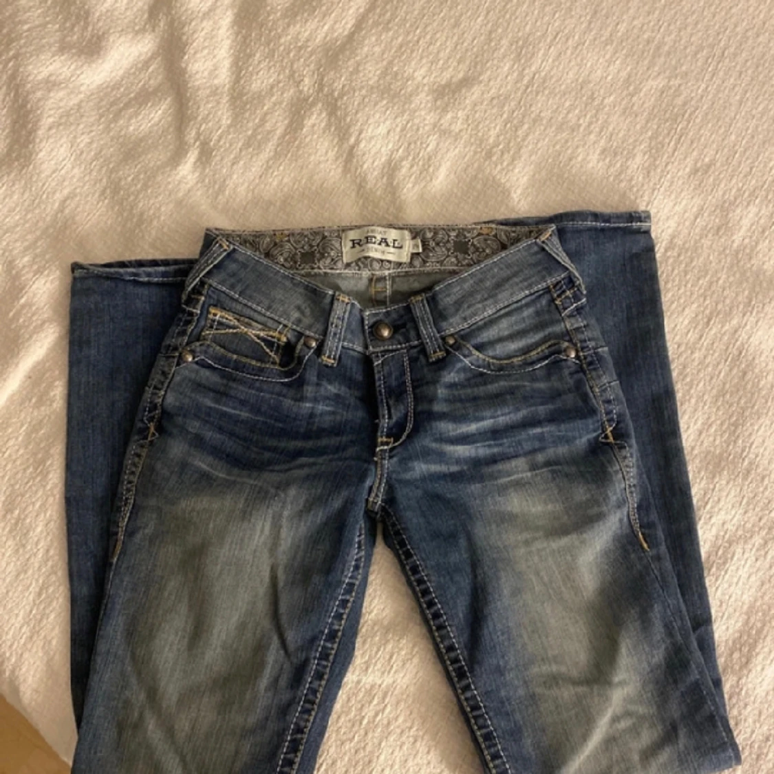 Low waist jeans! - 90