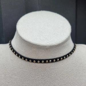 Choker  - Handgjort choker !🤍 textil-,nikelfria.Längd 32cm+5cm. 