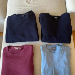 Stickade tröjor - Stickade tröjor i bra skick! 1~ kapphal,storlek S skick-9/10 pris-79kr. 2~Hm, storlek Xs, skick-8/10 pris-59kr. 3~uniqlo storlek M, skick-9,5/10 pris-119kr. 4~ uniqlo,storlek S, skick-8,5/10 pris-99kr. Kom privat för fler frågor eller funderingar!🙌