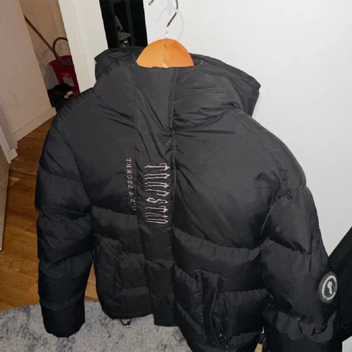 Svart Trapstar jacka S - 90