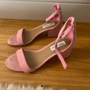 Steve Madden Rosa Heels 💕 - Storlek 37, bra skick! 
