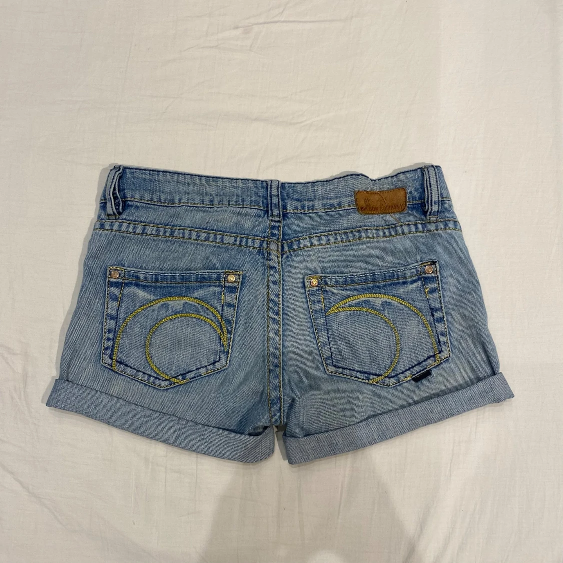 lågmidjade jeansshorts från gamla Bikbok💕 - 92