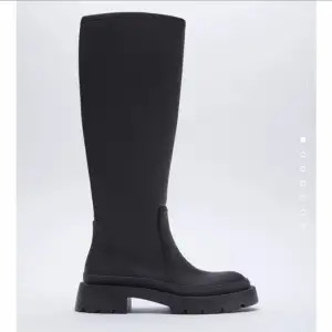 Superfina boots från zara, använda max 3 gånger så i fint skick!!💕 150 exkl frakt Fler bilder kan skickas vid intresse!