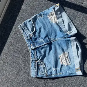 jeansshorts från HM ’s divided sektion 💙 knappt använda 