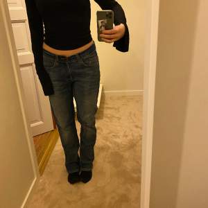 Jeans storlek W31 och L30 Mid/ Liw waist 💗