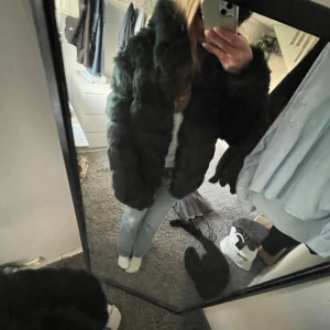 Pälsjacka  - Super snygg!! Jätte bra skick. 💞💞