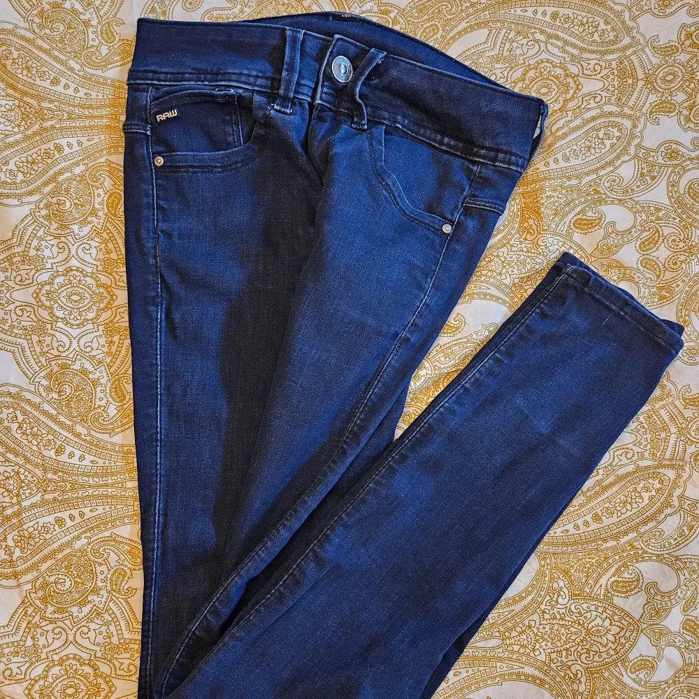 äkta g-star low mid jeans . Jeans & Byxor.