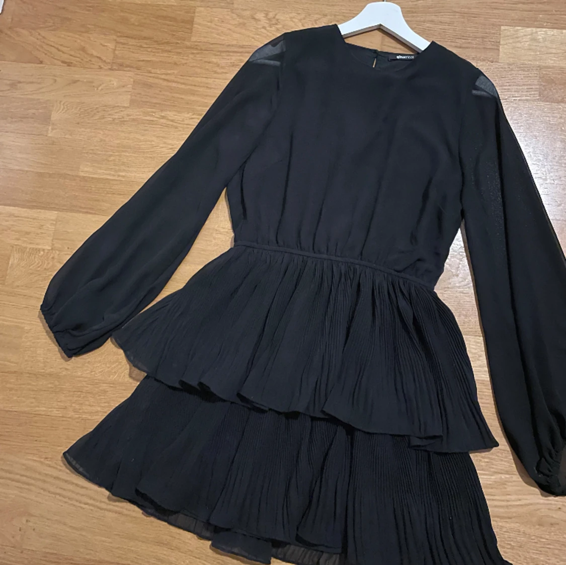 Ginatricot Klänning - 1