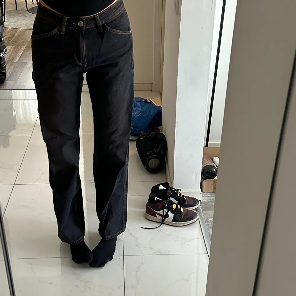 Zara jeans i storlek 36. Jeans & Byxor.