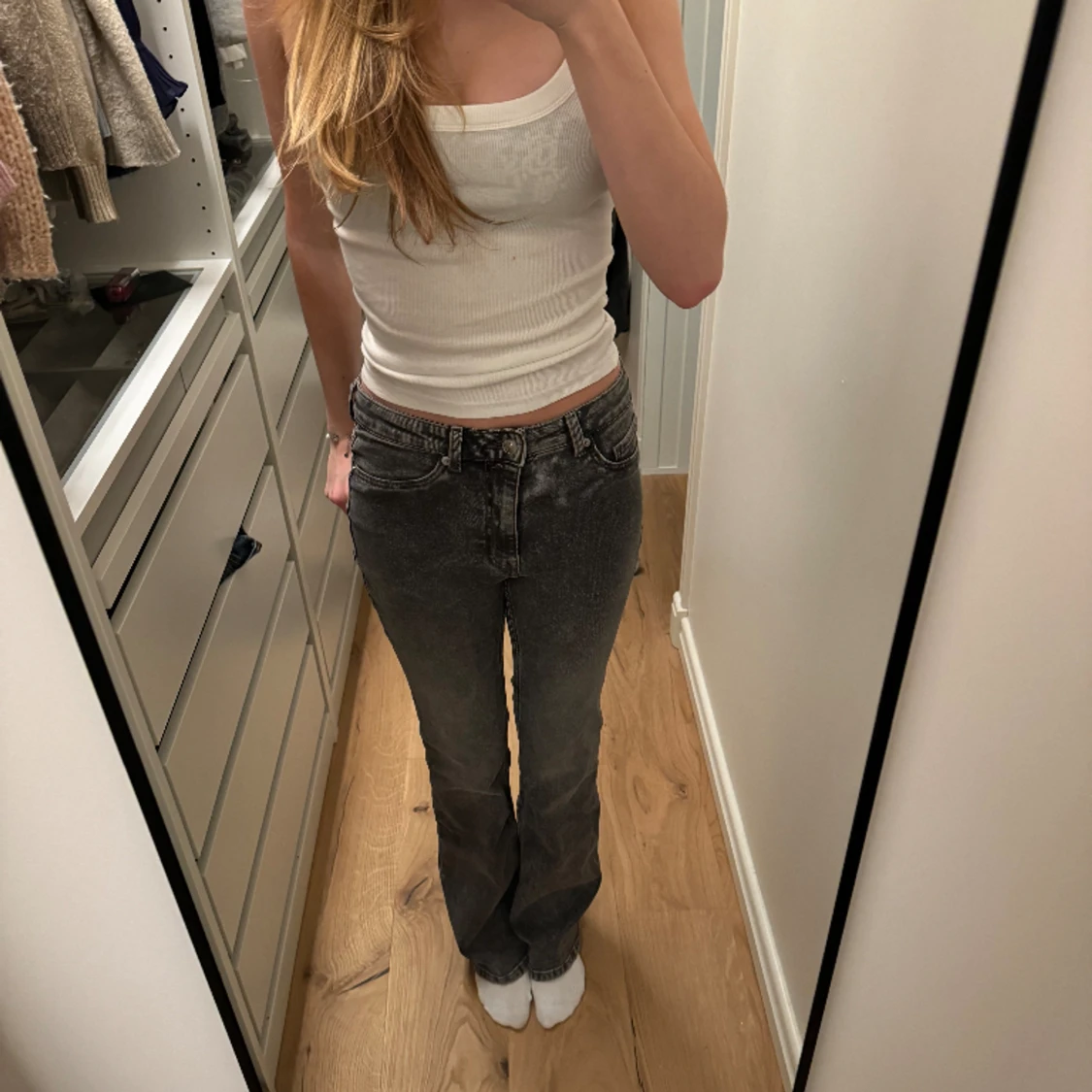 Midwaist bootcut jeans gråa