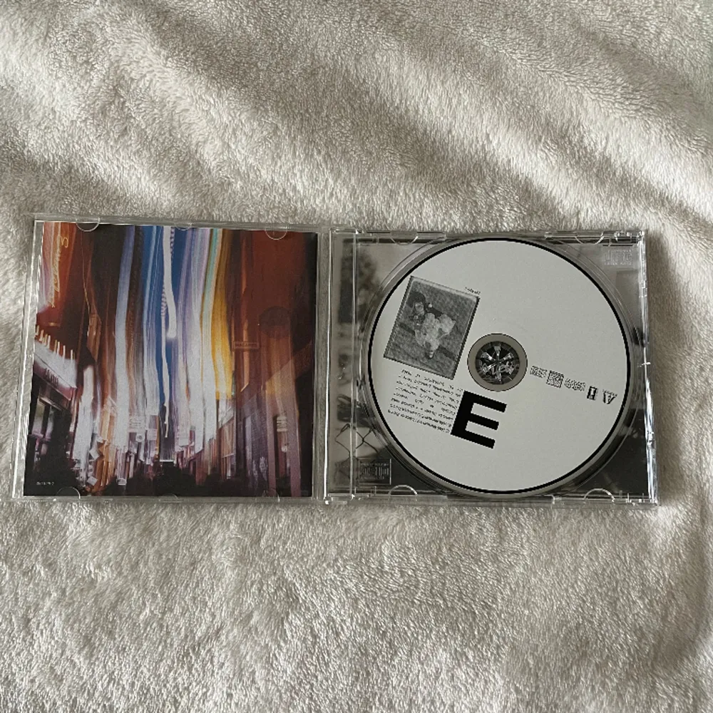 En eminem cd skiva. Säljer pga att den inte används. Köparen står för frakt och pris kan diskuteras❣️säljer andra och fler cd skivor på min plick så kolla det:). Accessoarer.