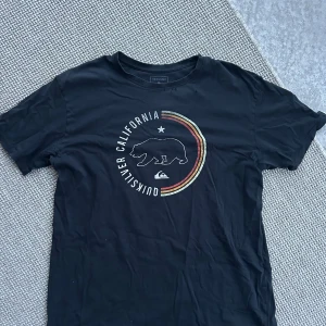 Quicksilver t shirt - Storlek L