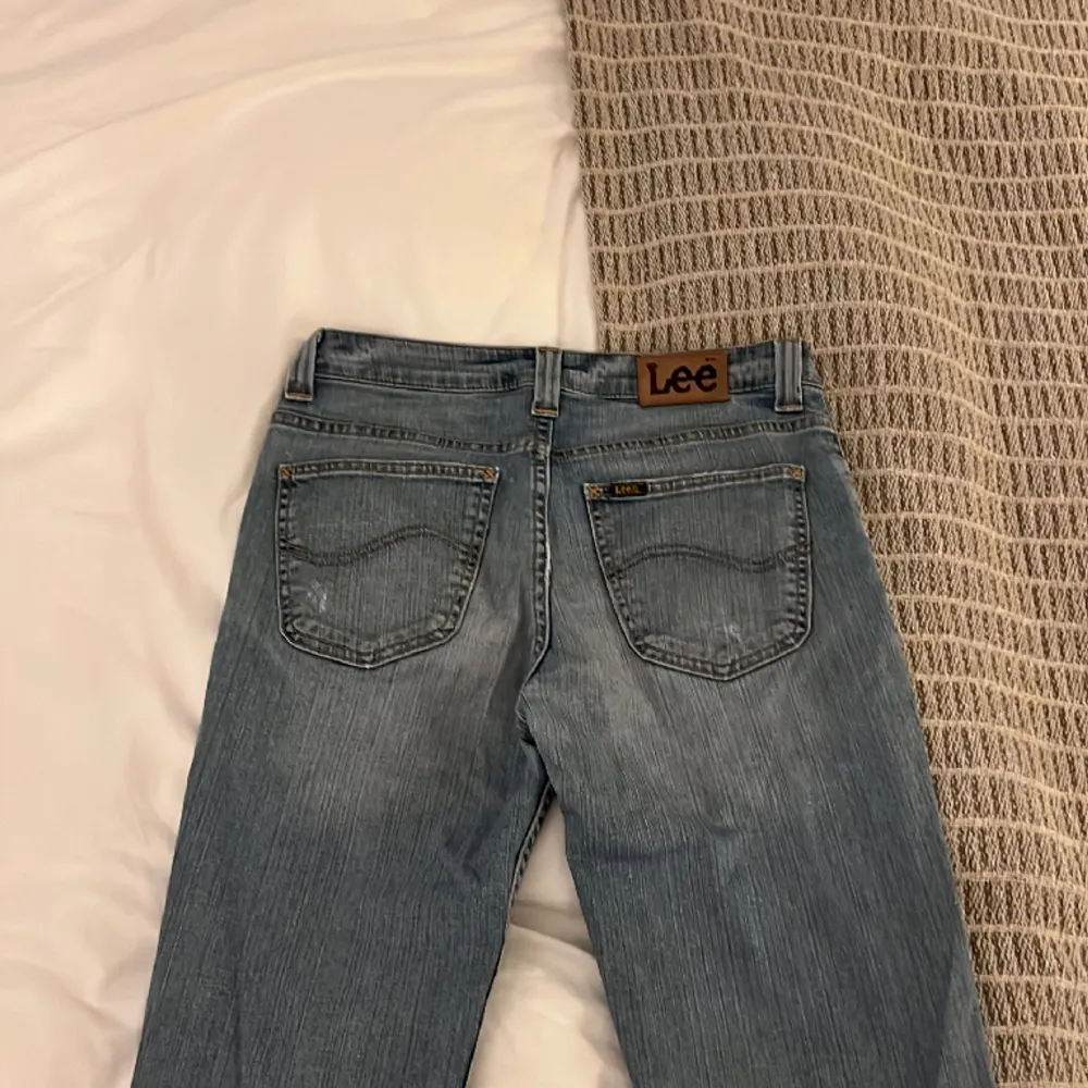 Ett par riktigt snygga Lee jeans som inte finns att köpa längre❤️. Jeans & Byxor.