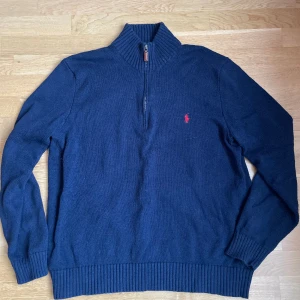 Ralph lauren half zip - En riktigt fräsch ralph lauren half zip aldrig använd otroligt skick perfekt nu för vintern