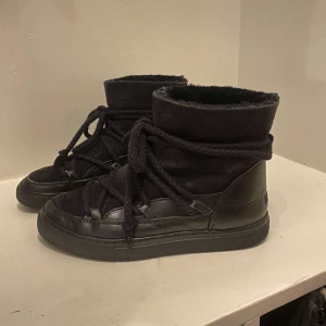 inuikii - säljer svarta inuikiis i strl 38, bra skick, skriv privat för frågor🥰