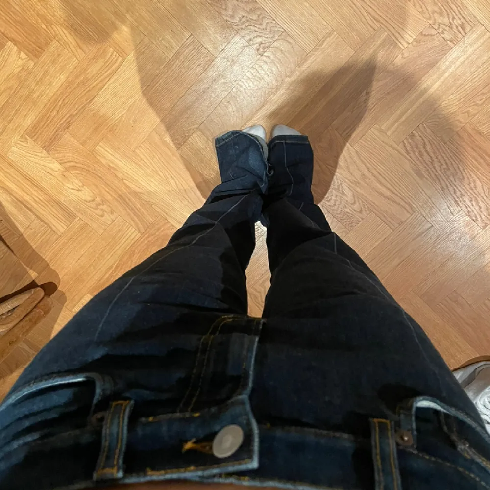 Skit snygga jeans från jenarica i storlek 38 skit snygga men tyvärr för långa och stora för mig. Jeans & Byxor.