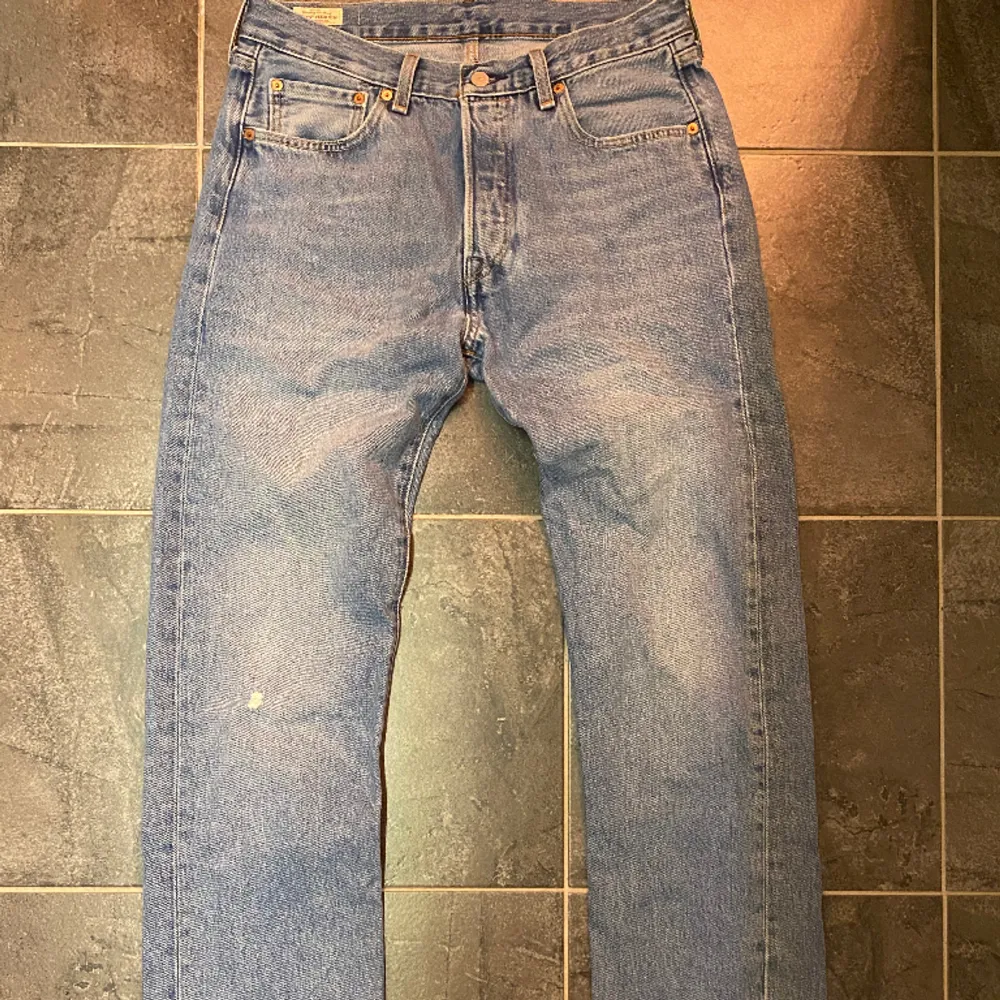 Levis 501 jeans storlek 32x36. Jeans & Byxor.