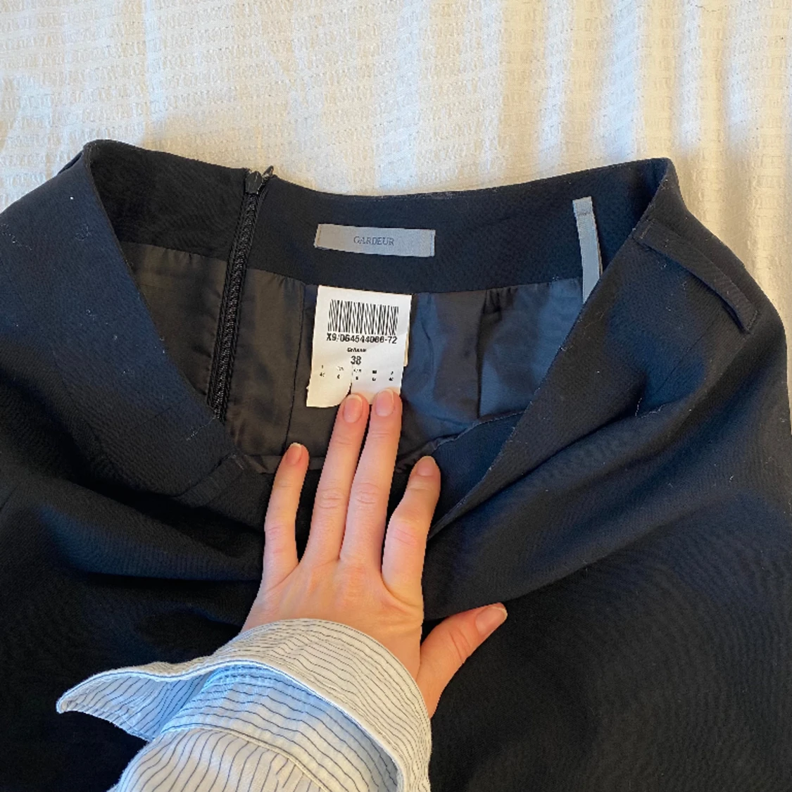 Lågmidjad svart kostym kjol - 91