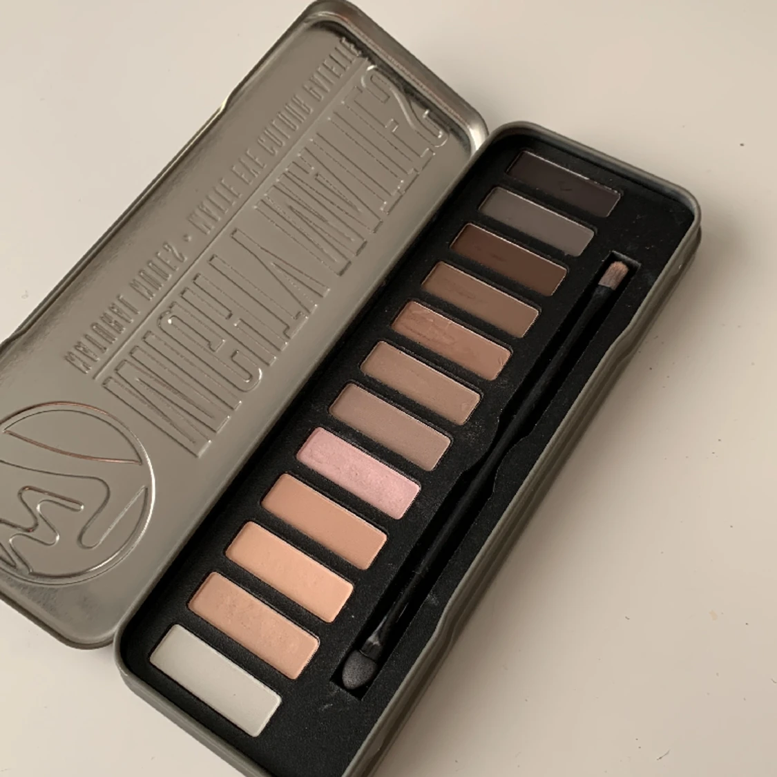 Mighty mattes 12 colors eye shadow W7