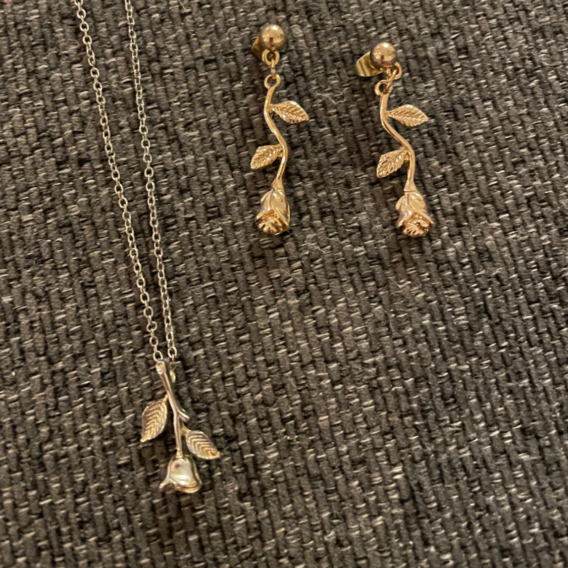 Set halsband o örhängen - 90