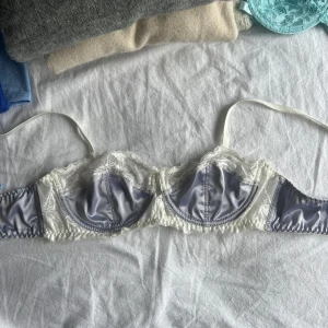 Bralette satin - Oanvänd storlek M/L 