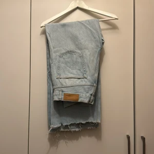 Jeans från junkyard!  - Junkyard wide leg jeans! Storlek 30 i midja. Passar mig som är ca 1,65