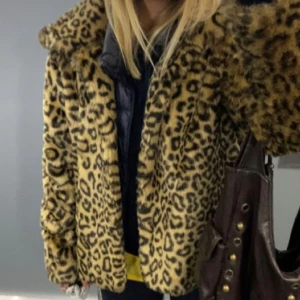 Leopardjacka vintage  - Säljer denna snygga leopardjacka