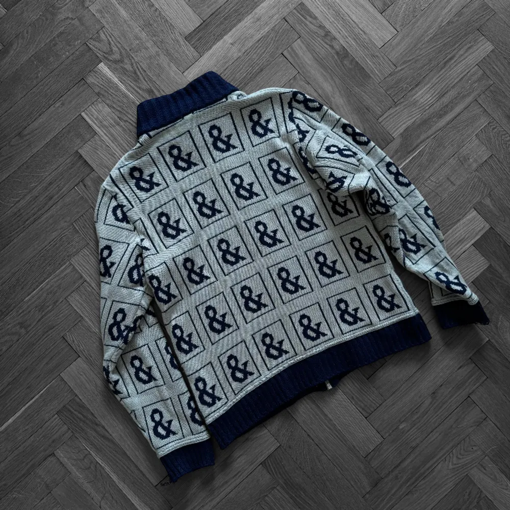 Dolce & Gabbana Sweater Zip Size M. Tröjor & Koftor.