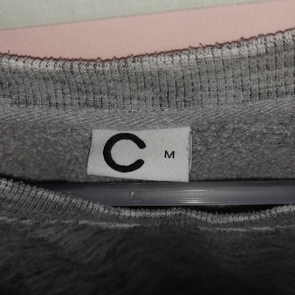 Grå tjocktröja - 91