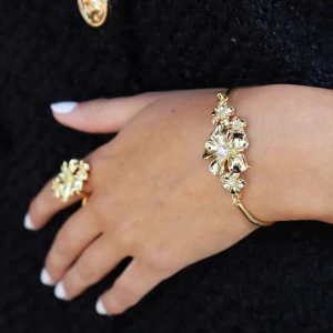 Ioaku - Säljer mitt helt ny inköpta armband från Ioaku💕.                                                     ❌ tryck ej köp nu❌