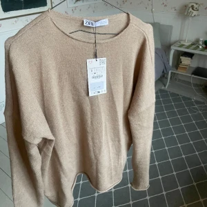 Stickad tröja - Nypris 379 mitt pris 250. Oanvänd🕺 köparen står för frakt 📦 