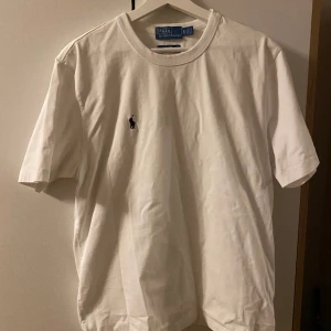 Ralph lauren t short - Säljer den pga att den är för stor